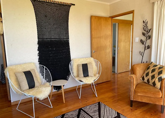 Epic Beachfront Bure - Taipa